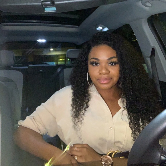 Meet your Posher, Sarah - Picture 1 of 1